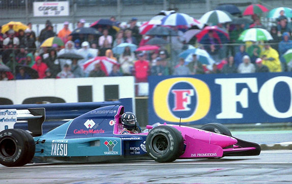 Деймон Хилл за рулём Brabham BT60B на трассе Гран При Венгрии, 1992 год
