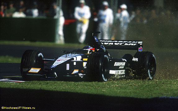 Фернандо Алонсо дебютировал в Формуле 1 за рулём Minardi в 2001 году