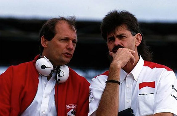 Гордон Марри (справа) и Рон Деннис, руководитель McLaren