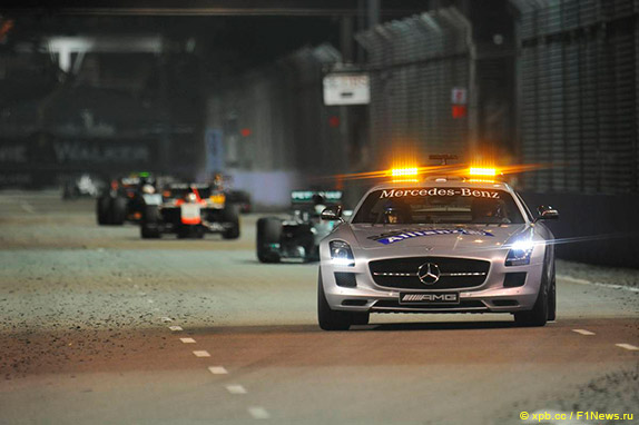 Автомобиль безопасности на Гран При Сингапура 2014 года
