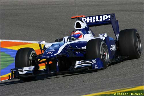 Williams-Cosworth FW32 на тестах в Валенсии