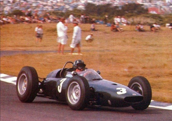 Грэм Хилл за рулём BRM P57 на Гран При ЮАР, 1962 год
