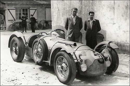 Триумфаторы "24 часов Ле-Мана" 1950 года - Луи Розье, его сын  Жан-Луи и Talbot-Lago T26C 
