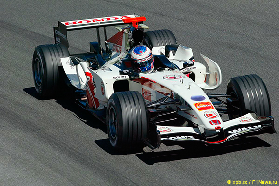 Дженсон Баттон за рулём Honda RA106, 2006 год