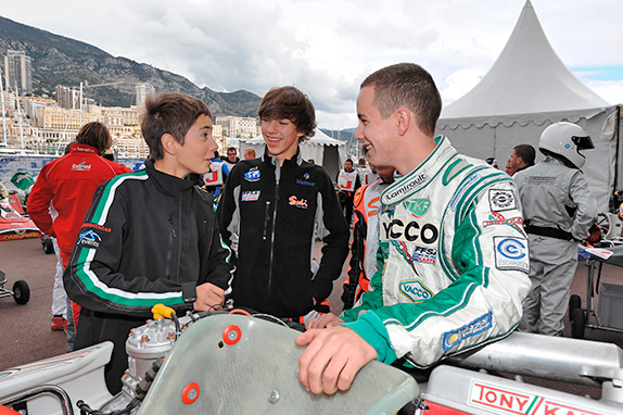 Пьер Гасли (в центре) и Антуан Юбер (справа) на картинговой гонке в Монако, 2010 год