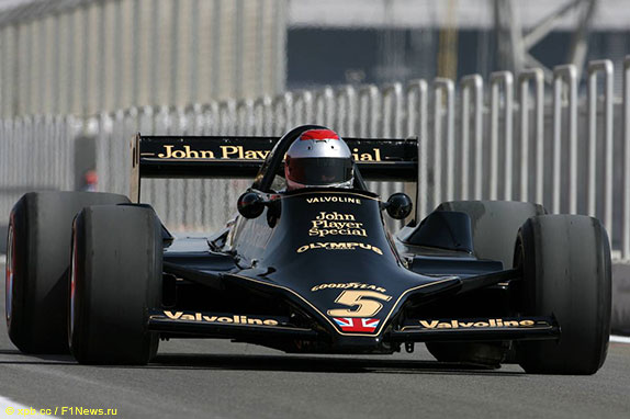Марио Андретти за рулём своей чемпионской Lotus 79