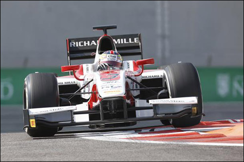 Джеймс Каладо на тренировке серии GP2 в Абу-Даби