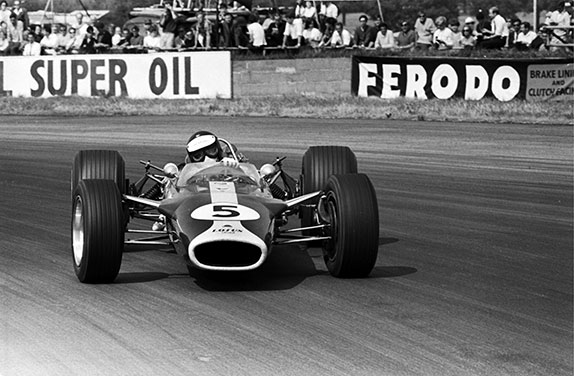 Джим Кларк за рулём Lotus 49 на трассе Гран При Великобритании, 1967 год