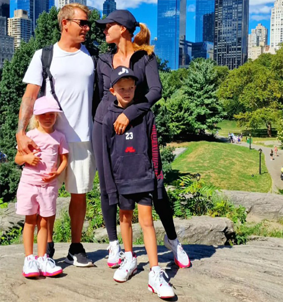 Кими Райкконен и его семейство в Нью-Йорке, фото из социальных сетей