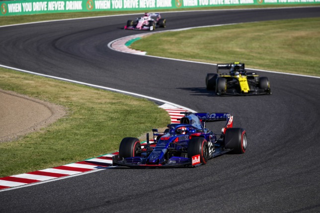 Даниил Квят за рулём машины Toro Rosso на трассе Гран При Японии в Сузуке