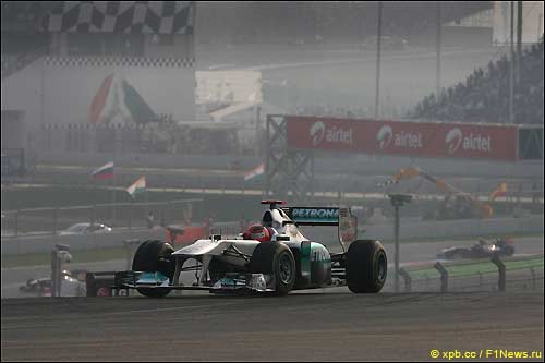 Михаэль Шумахер на трассе Гран При Индии