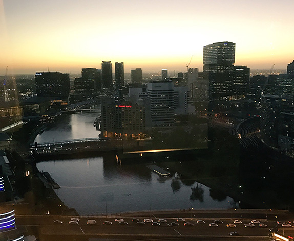 Вечерний Мельбурн, фото из Twitter Валттери Боттаса