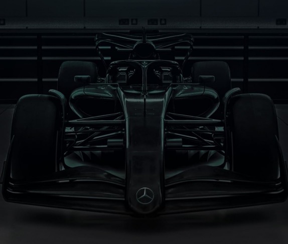 В Mercedes поделились вот таким изображением новой машины
