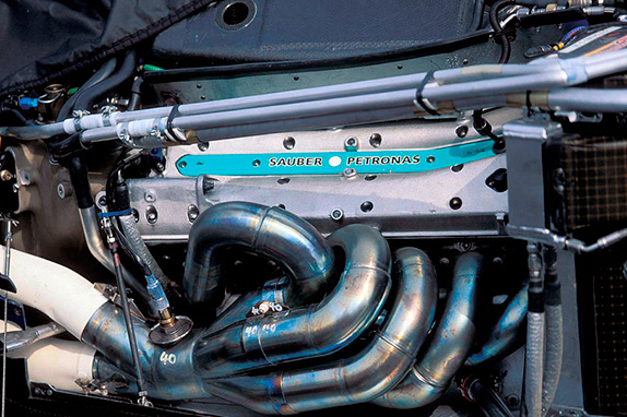 Двигатель Ferrari на Sauber, брендированный Petronas