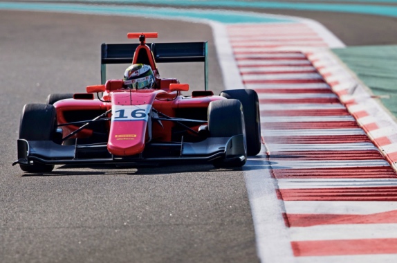 Роберт Шварцман на тестах GP3 в Абу-Даби