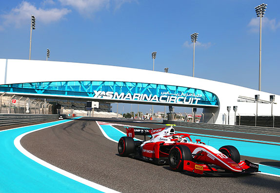 Роберт Шварцман за рулём машины Формулы 2 команды Prema на тестах в Абу-Даби, фото FotoFormulaK