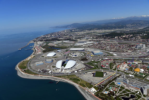 Вид Олимпийского парка и Сочи Автодрома с высоты птичьего полёта