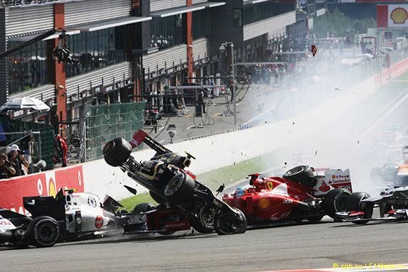 Авария на старте Гран При Бельгии 2012 года, из-за которой, как Алонсо считает, он в итоге лишился титула