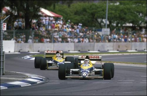 Williams с моторами Judd в 1988-м