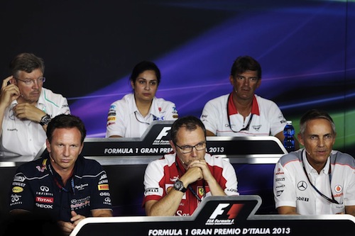 Встречаться с главами других команд Лоудону порой доводится и на пресс-конференциях FIA