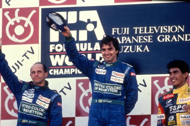 Подиум Гран При Японии 1990 года, слева направо – Роберто Морено, Нельсон Пике и Агури Сузуки, фото XPB