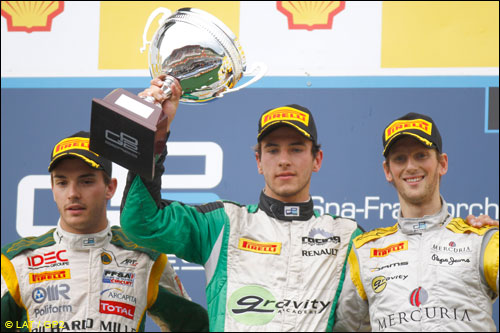 Жюль Бьянки, Кристиан Фиторис и Роман Грожан на подиуме субботней гонки GP2 в Спа