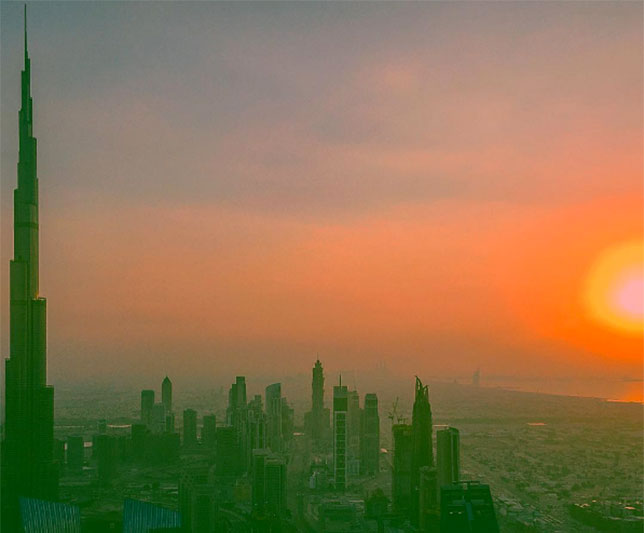 Вид на вечерний Дубай