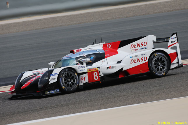 Фернандо Алонсо на тестах в Бахрейне за рулем Toyota