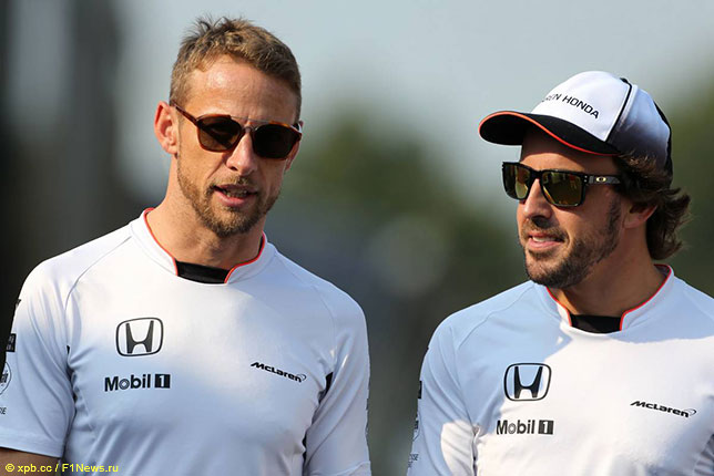 Дженсон Баттон и Фернандо Алонсо во времена выступлений за McLaren, 2016 год