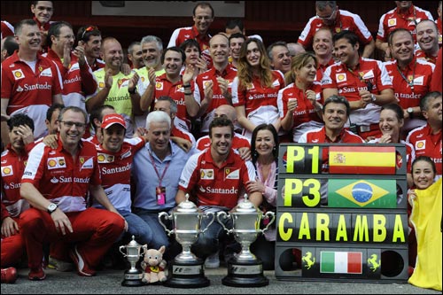 Команда Ferrari празднует двойной подиум на Гран При Испании