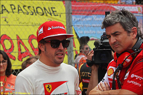 Фернандо Алонсо и Марко Маттиаччи, новый руководитель команды Ferrari