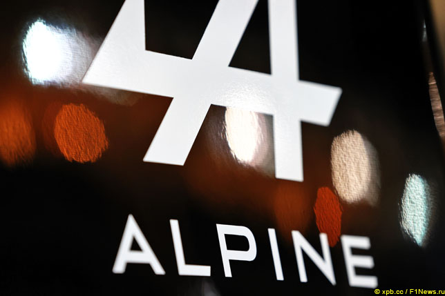 В Alpine могут отказаться от моторов Renault
