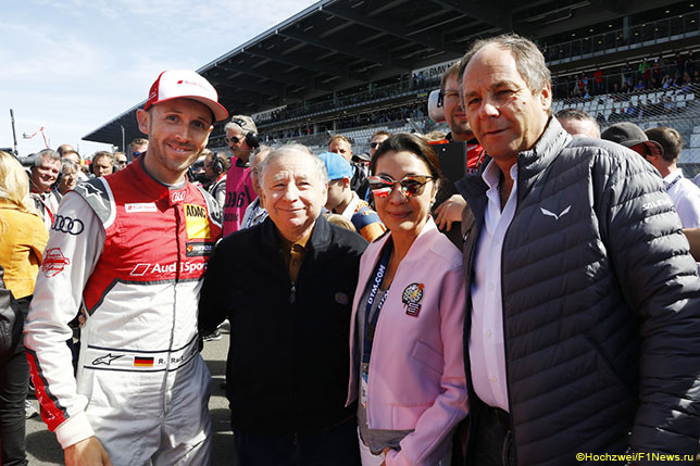 Рене Раст (слева), президент FIA Жан Тодт, его подруга Мишель Йео и Герхард Бергер