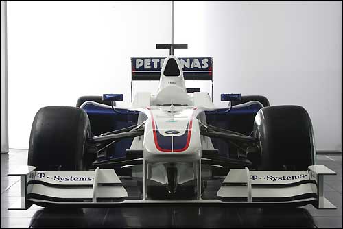 Студийная фотография F1.09. Вид спереди