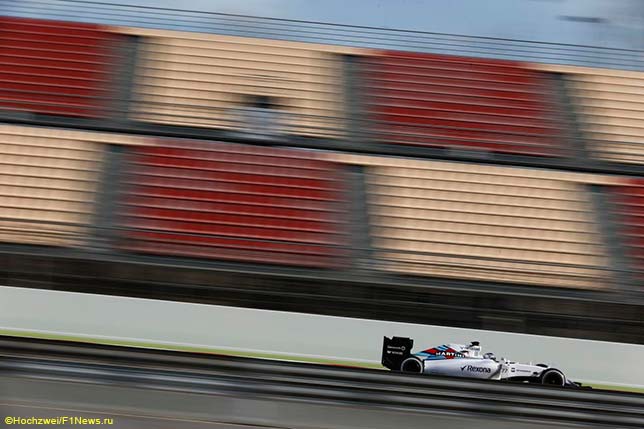 Валттери Боттас за рулём Williams FW37 на тестах в Барселоне
