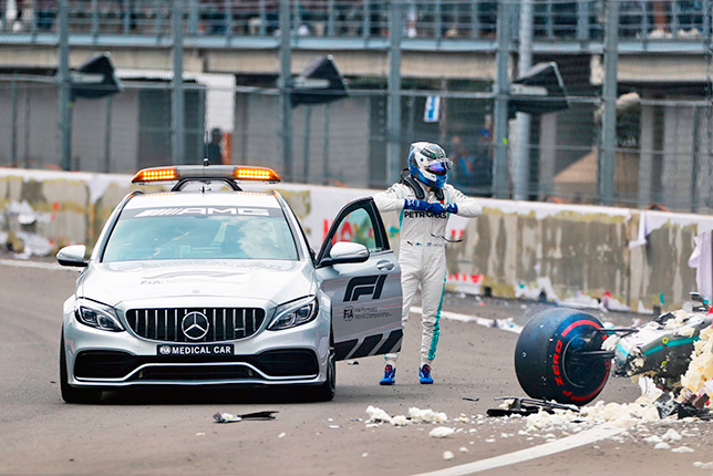 Валттери Боттас после аварии в квалификации Гран При Мексики. Фото Mercedes