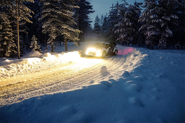 Валттери Боттас за рулём Citroen DS3 WRC на трассе Arctic Lapland Rally