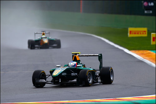 Валттери Боттас опережает Джеймса Каладо на пути к победе в субботней гонке GP3 в Спа