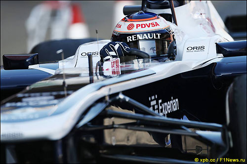 Валттери Боттас за рулем Williams FW35 на тестах в Барселоне