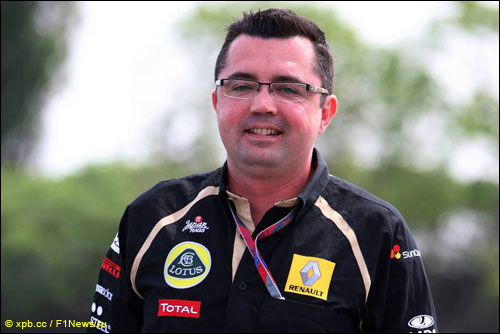Руководитель Lotus Renault GP Эрик Булье на Гран При Канады