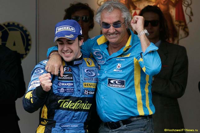 Флавио Бриаторе и Фернандо Алонсо радуются победе в Гран При Монако, 2006 год