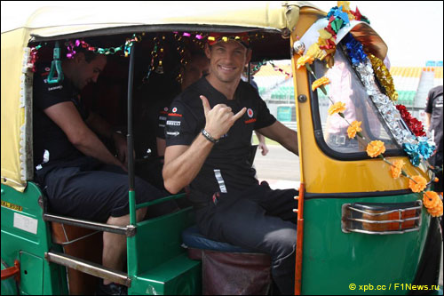 Дженсон Баттон знакомится с трассой Гран При Индии
