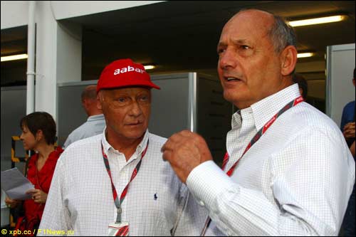 Ники Лауда (слева) и Рон Деннис, глава McLaren Group