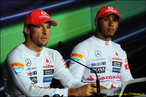 Пилоты McLaren на пресс-конференции после квалификации Гран При Италии