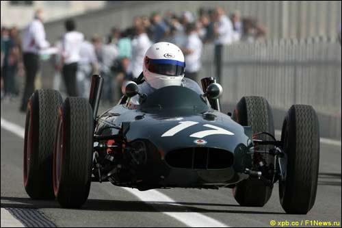 Cooper T53 на Параде чемпионов в Бахрейне'10