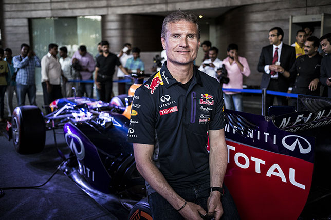 Дэвид Култхард во время демонстрационных заездов Red Bull в Индии, 2015 год
