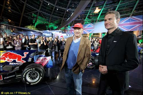 Ники Лауда и Дэвид Култхард на вечеринке Red Bull в Hangar 7