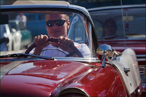 Дэвид Култхард за рулем старого Pontiac на Кубе