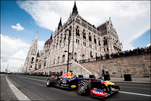 Демонстрационная машина Red Bull Racing в Будапеште