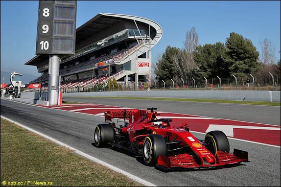 Во второй день тестов Себастьян Феттель сел за руль Ferrari SF1000